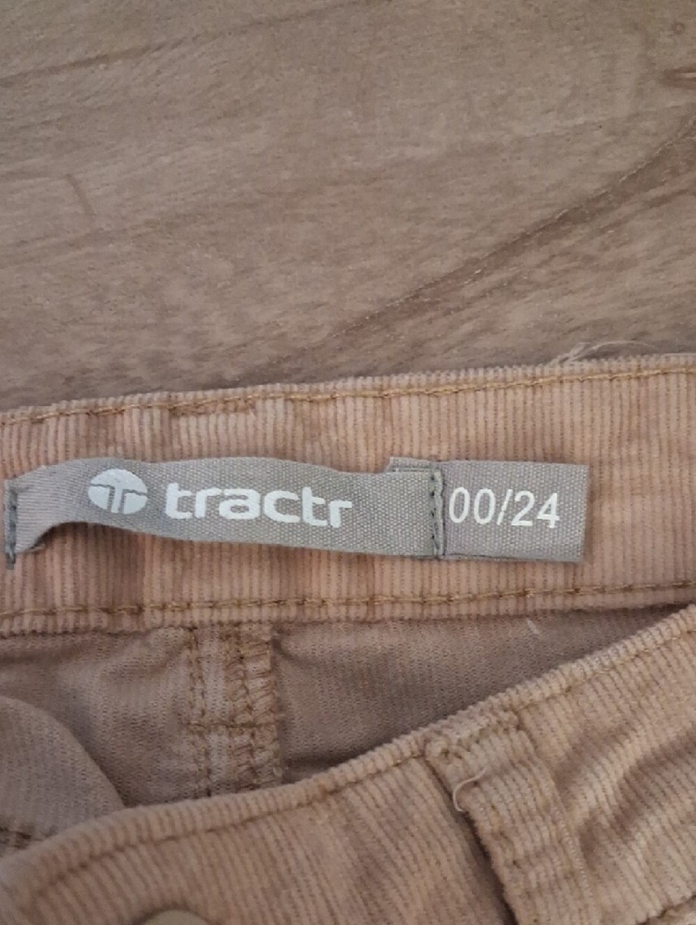 Tractr Women's Skinny Jeans in Tan - Picture 5 of 5